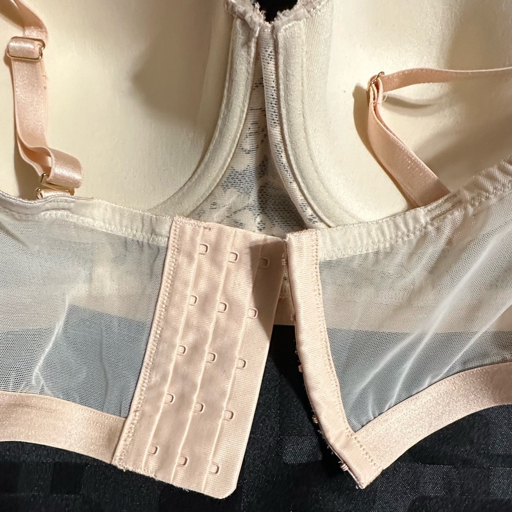 Bra - Picture 3 of 7